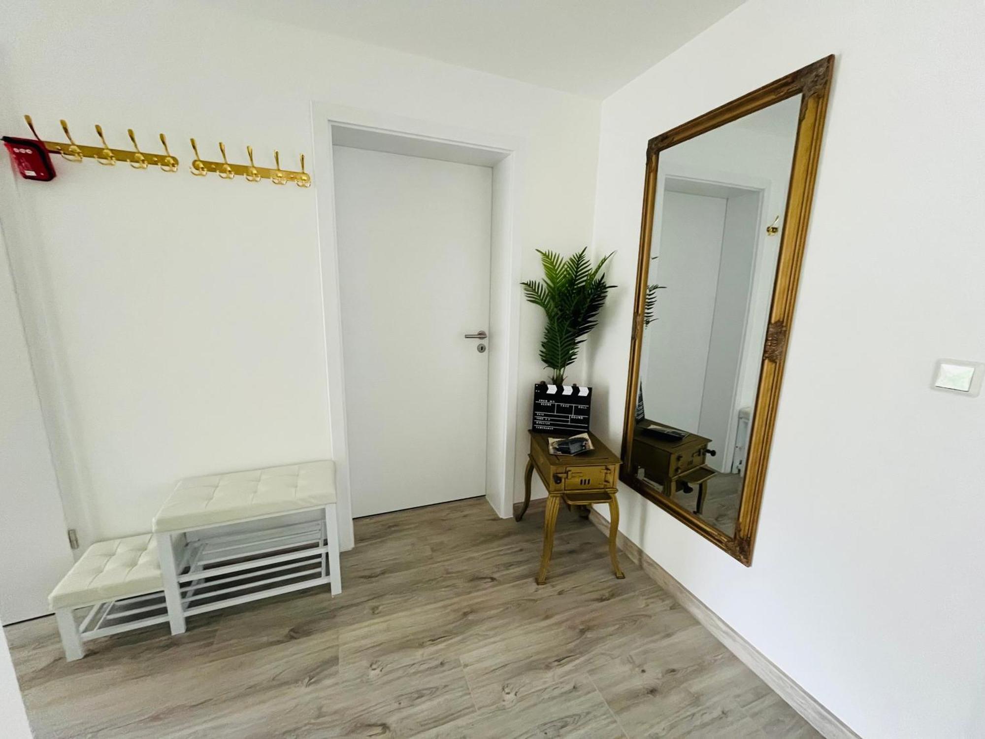 Filmap-Charmant-Modern-Zentral-Balkon-Beamer-Spieletisch Görlitz Buitenkant foto